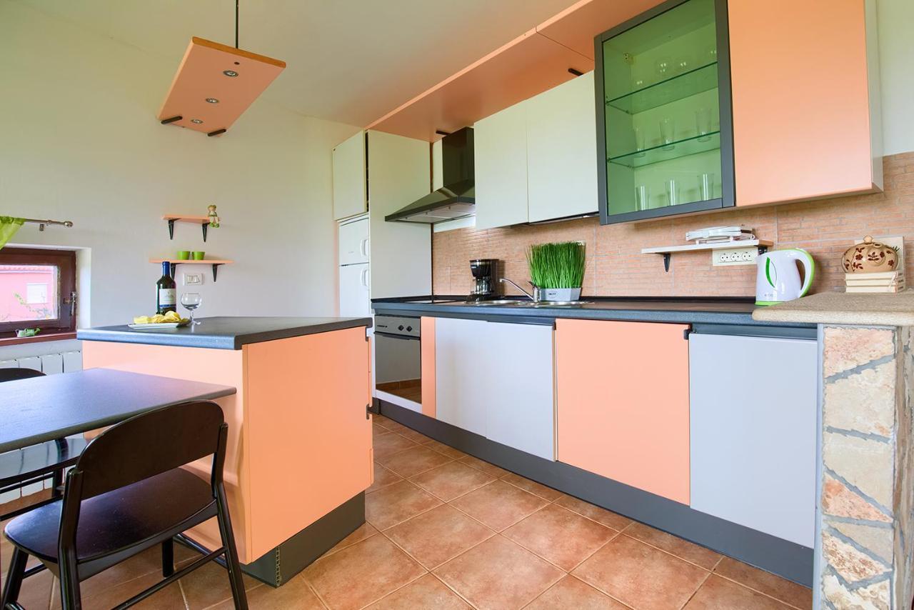 Apartment Lucca Peroj Ngoại thất bức ảnh